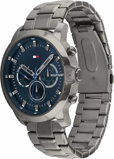Gros plan sur le cadran bleu de la Tommy Hilfiger 1791796