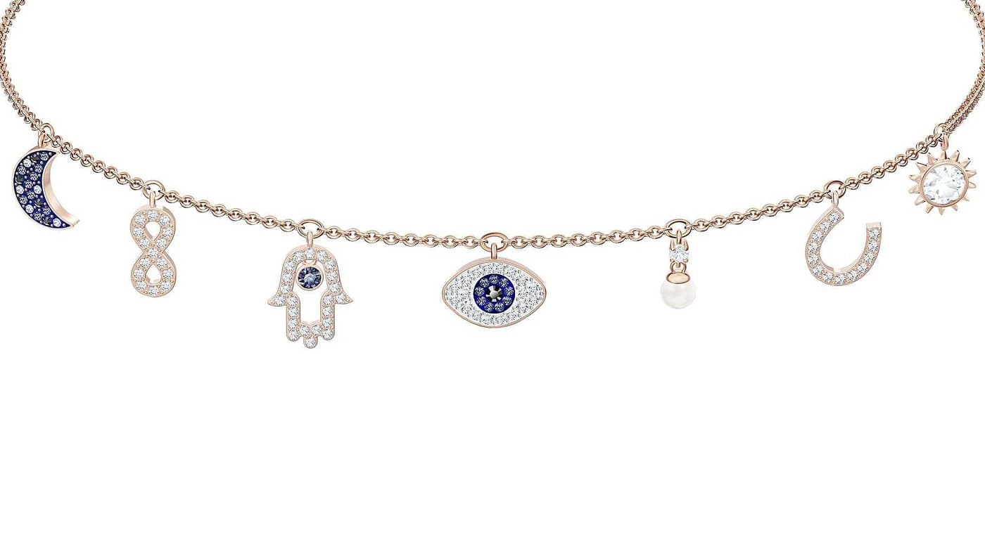 Bijoux Swarovski : le guide des collections et du placage qui tient