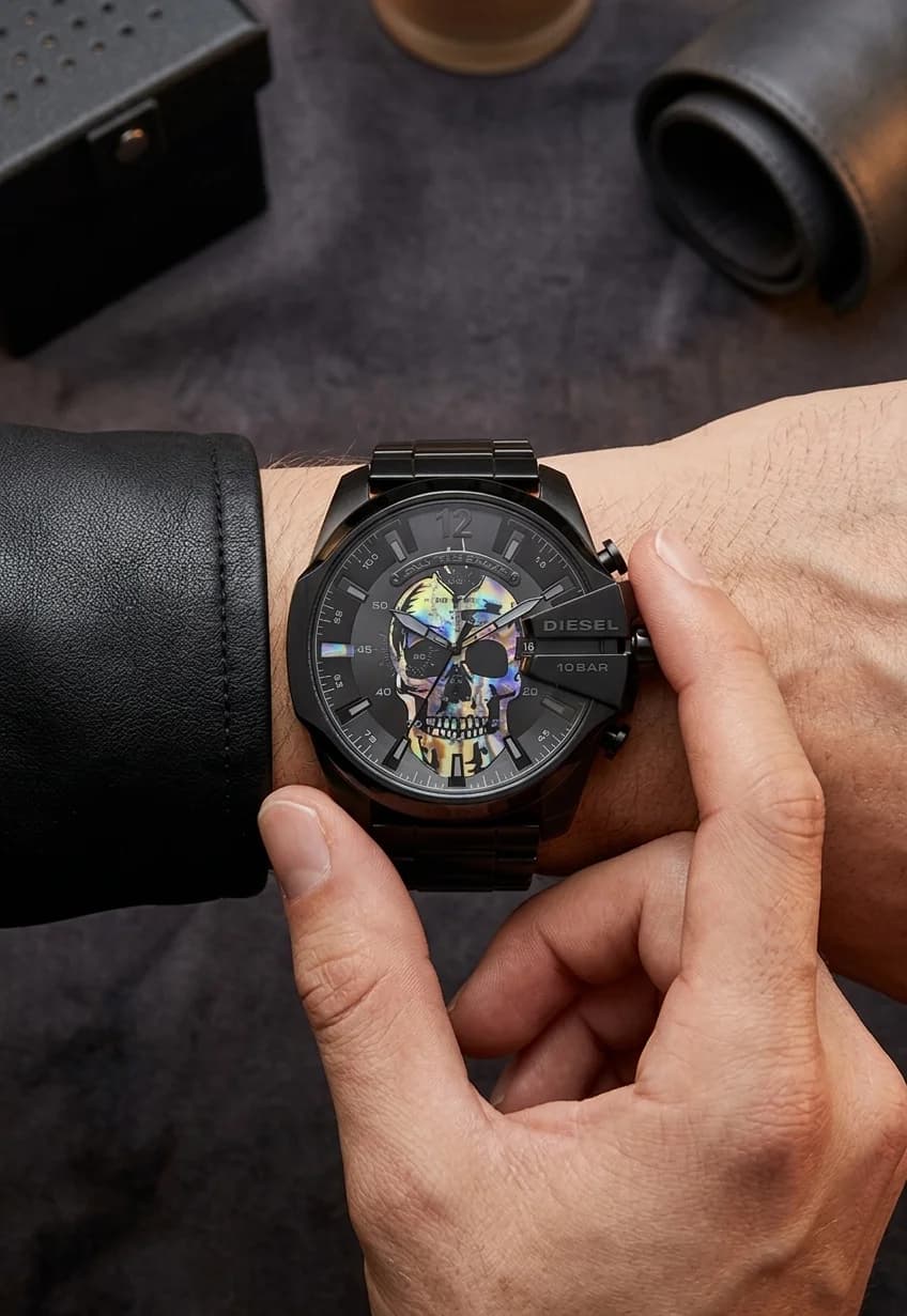 Montre Diesel DZ4582 Mega Chief Skull Rainbow en Acier Noir vue 4