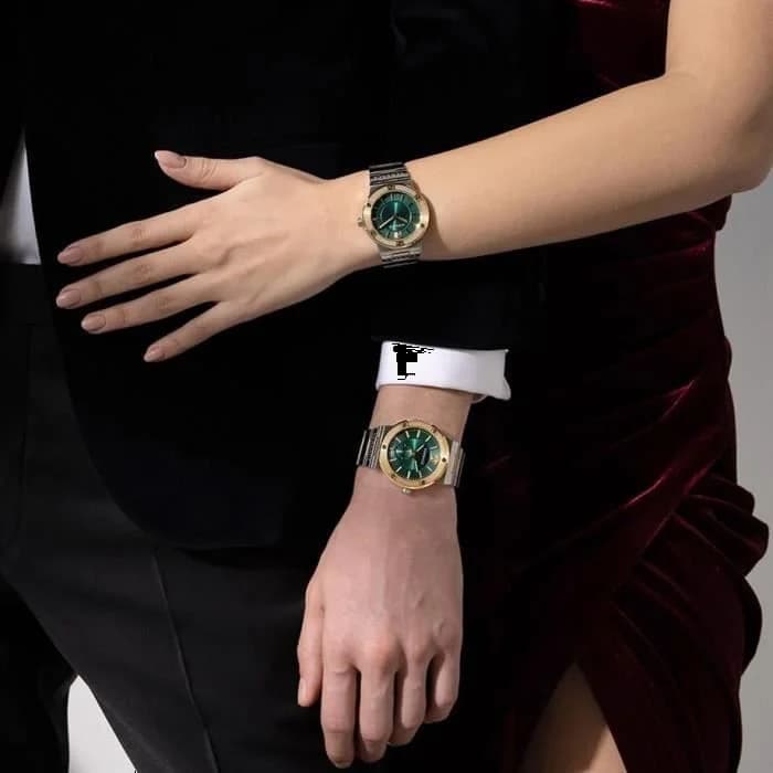 Montre Versace VEVH00720 femme détail bracelet acier