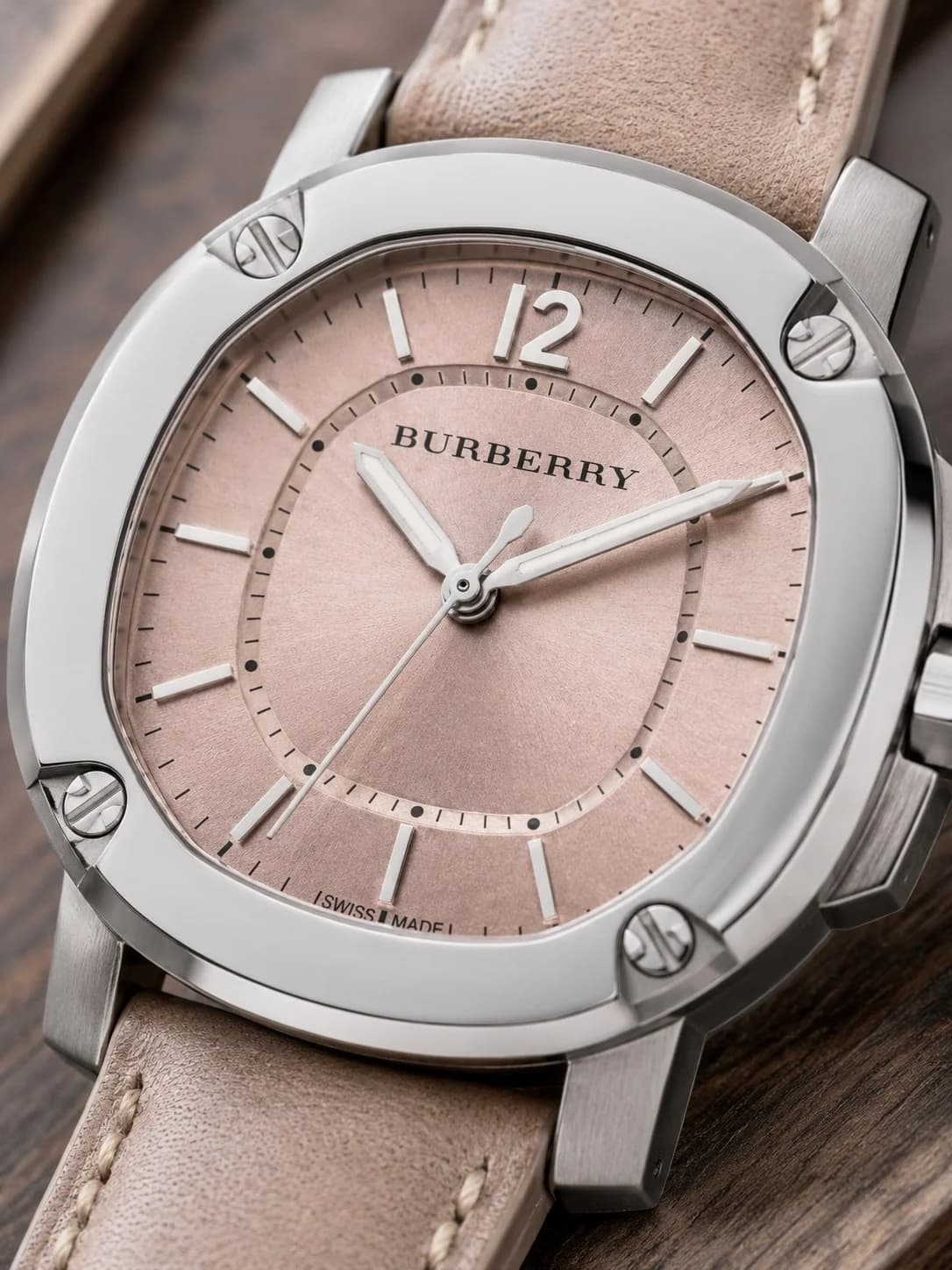 Montre Homme Burberry BBY1700 The Britain Cuir Beige Swiss Made vue 2