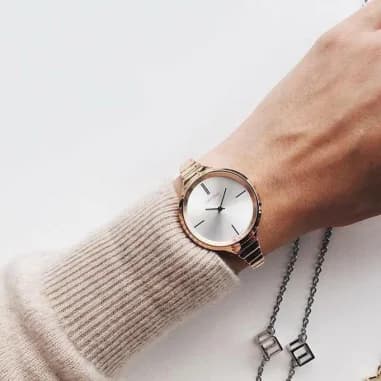 Montre Calvin Klein K4U23626 femme vue de profil
