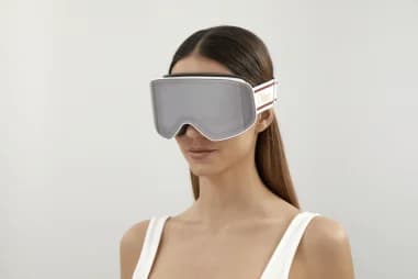 Chloé Cassidy CH0072S Metallic Ski Mask with Adjustable Strap and Logo vue 3