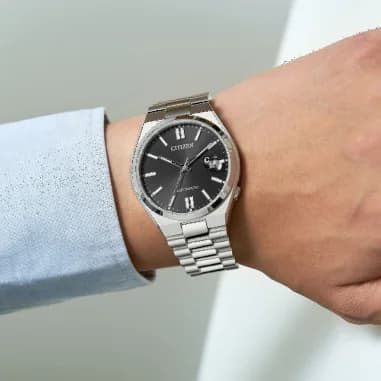 Citizen NJ0150-81E côté fond de boîtier