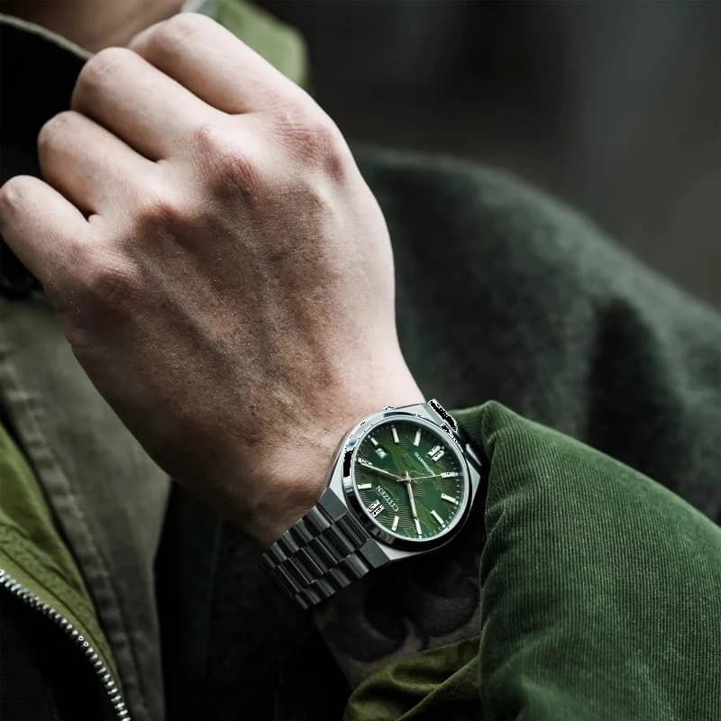 Citizen NJ0159-86X Automatic Green Camouflage Dial Stainless Steel Bracelet Watch vue 5
