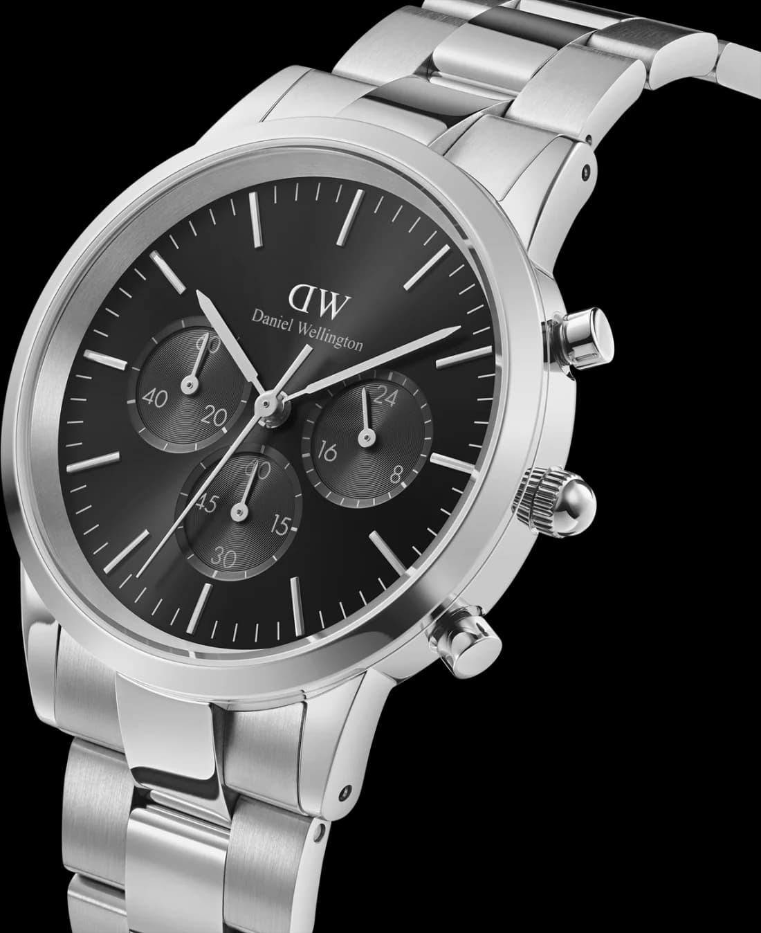 Gros plan sur le cadran noir de la Daniel Wellington DW00100645