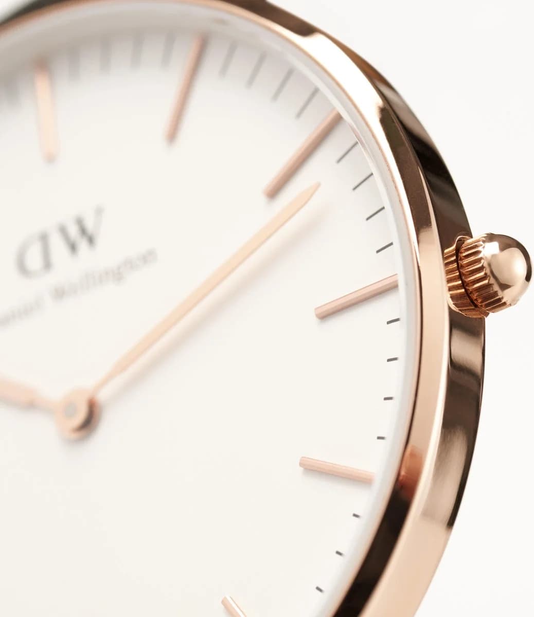 Daniel Wellington DW00100036 côté fond de boîtier or rose