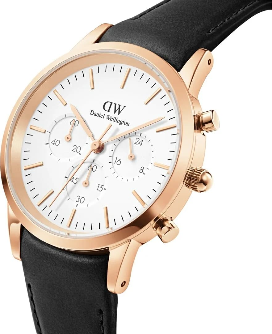 Gros plan sur le cadran blanc de la Daniel Wellington DW00100646