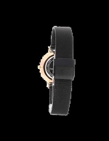 Gros plan sur le cadran noir de la Daniel Wellington DW00100201