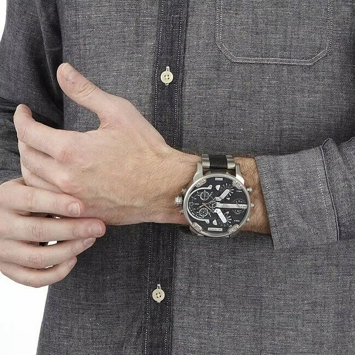 Diesel Mr Daddy Black DZ7349 Dual Time Zone Men's Watch vue 5