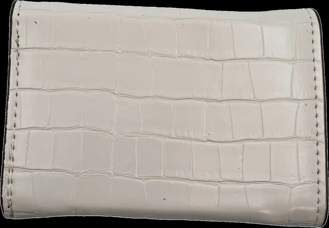 Guess Cream White Glazed Faux Leather Wallet with Triangle Logo vue 3