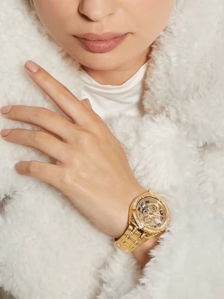 Montre Femme Guess Allara GW0604L2 bracelet acier doré cadran squelette cristaux multifonctions vue 6