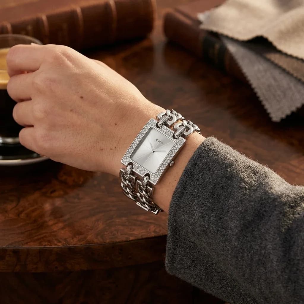 Guess W1121L1 côté fond de boîtier argent