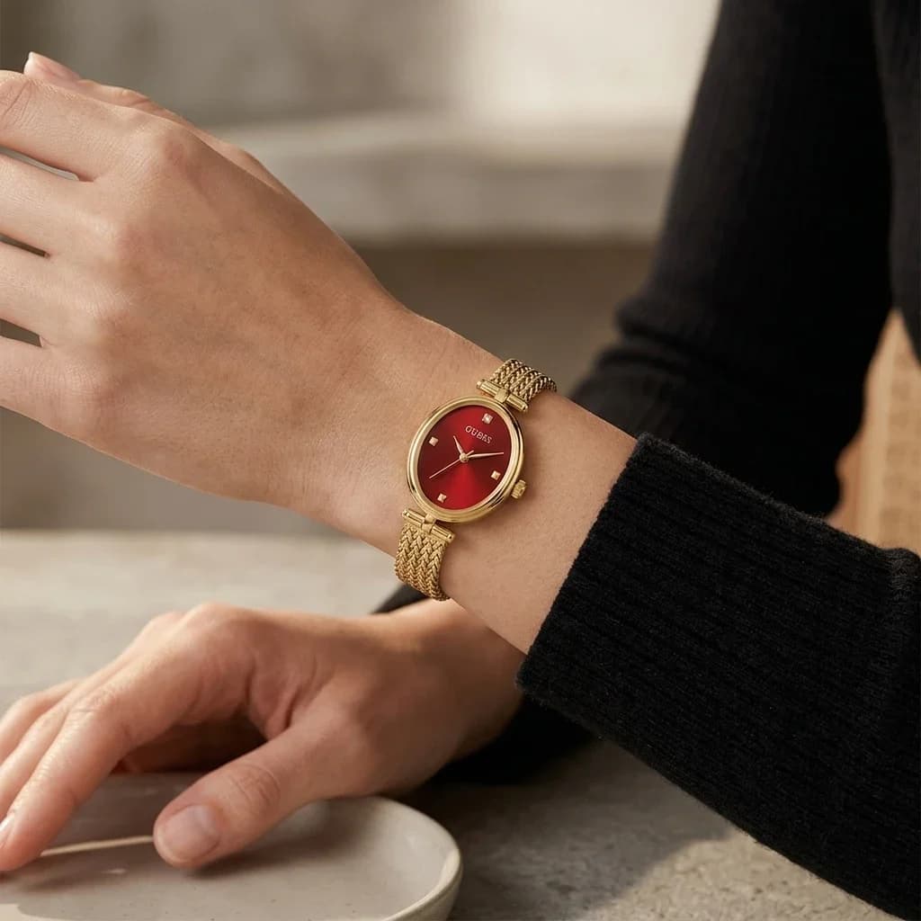 Montre Femme Guess Ruby GW0935L4 cadran rouge bracelet maille milanaise vue 5