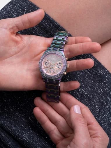 Montre Guess GW0440L3 femme détail bracelet acier