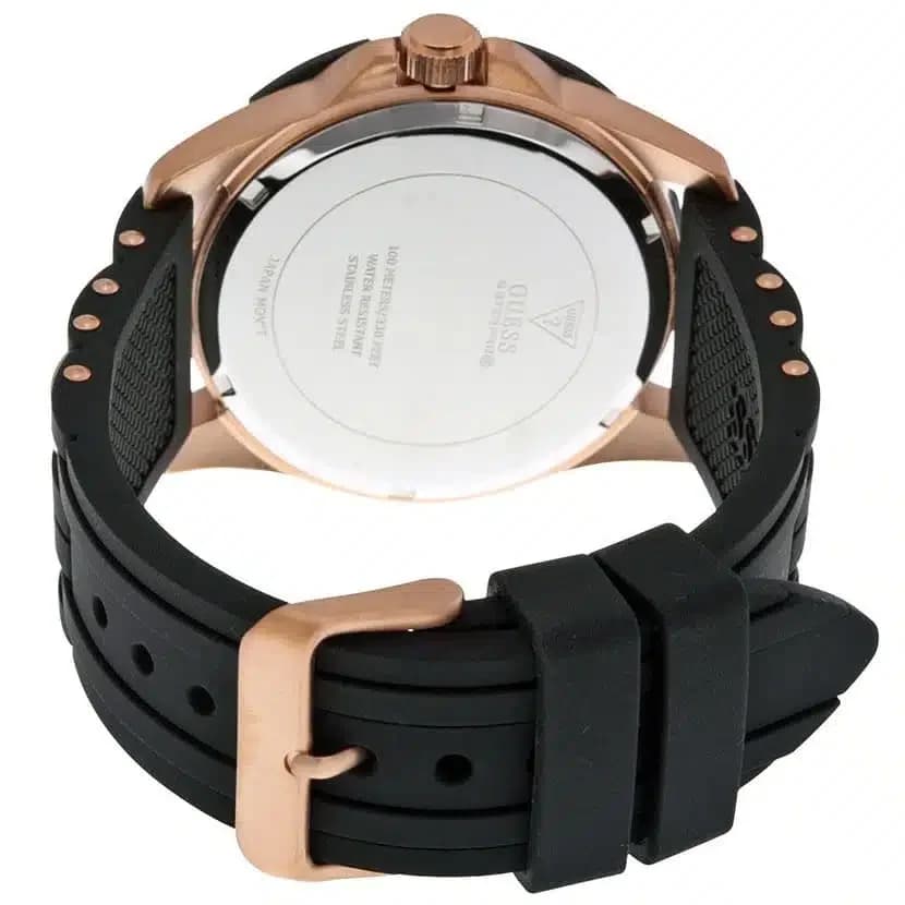 Guess W0366G3 Sporty Black Silicone Strap Men's Watch vue 2