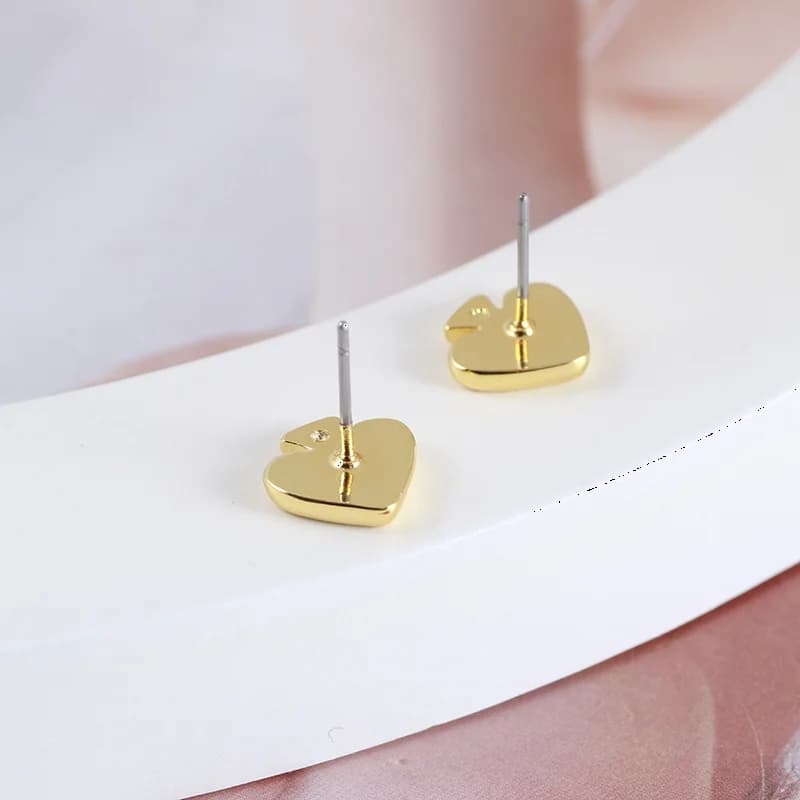Gros plan sur le cadran de la Kate Spade 106675