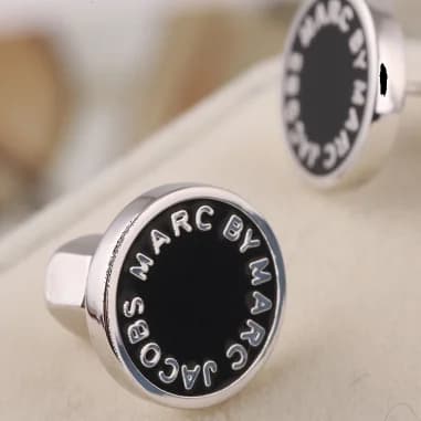 Montre Marc Jacobs 106674 femme vue de profil