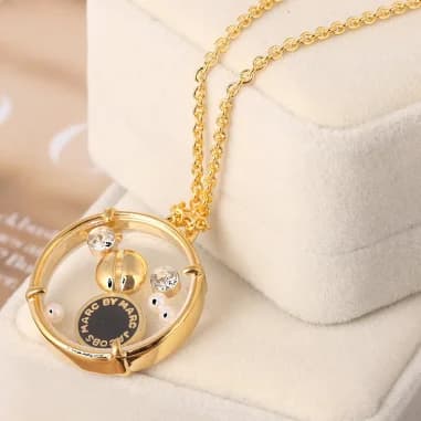 Montre Marc Jacobs 106731 femme vue de profil