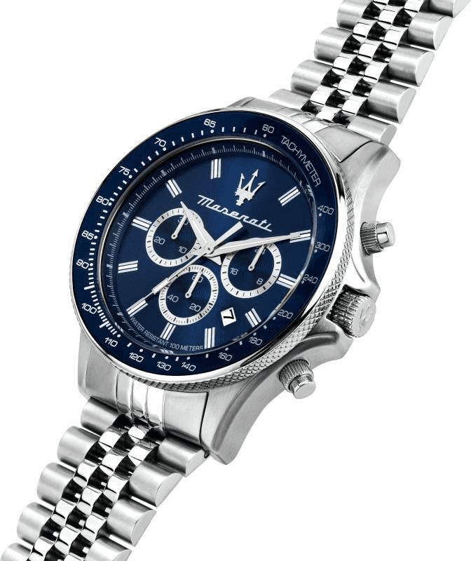 Gros plan sur le cadran bleu de la Maserati R8873640025