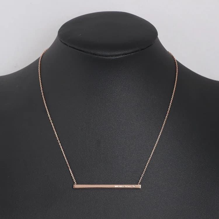 Michael Kors Heritage Pendant Necklace with 3D Rose Gold Stainless Steel Bar vue 6