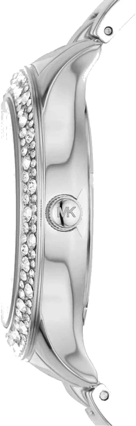 Gros plan sur le cadran nacre de la Michael Kors MK4556