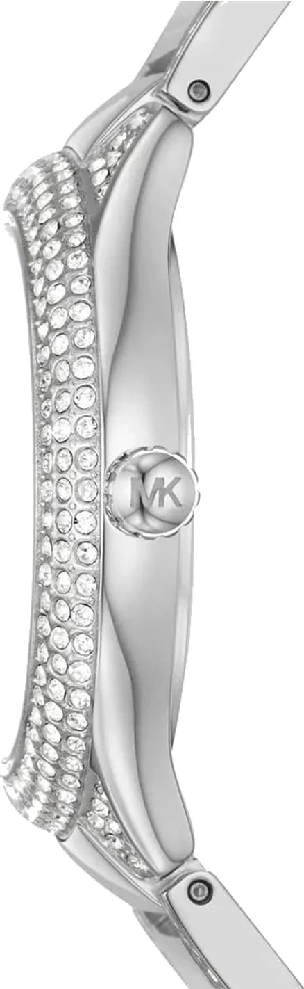 Gros plan sur le cadran nacre de la Michael Kors MK4657