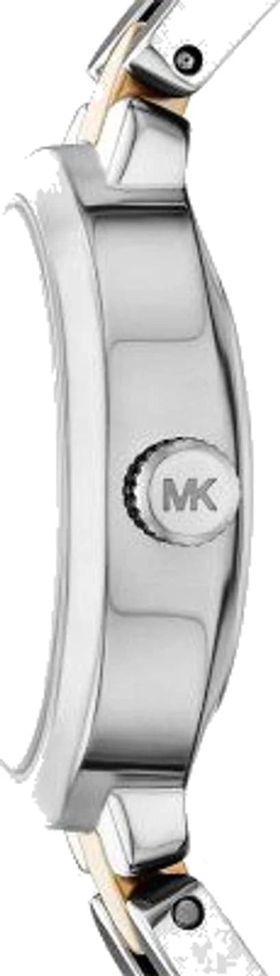 Gros plan sur le cadran argent de la Michael Kors MK4956