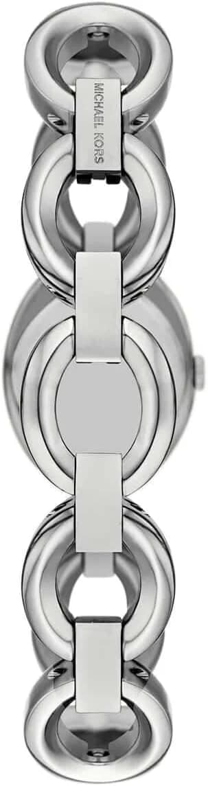Gros plan sur le cadran argent de la Michael Kors MK4958