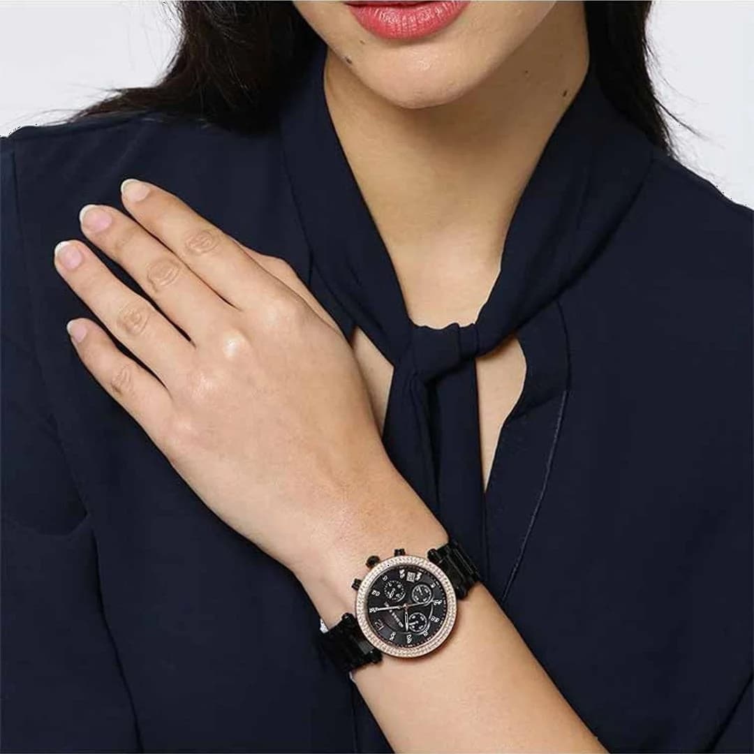 Montre Michael Kors Parker MK5885 Ronde avec courone or rose ornée de brillants vue 4
