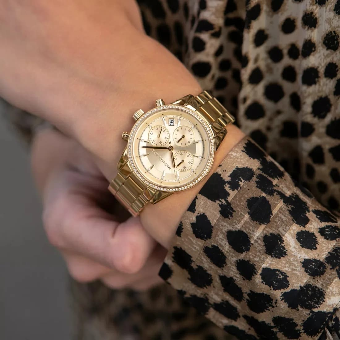 Michael Kors MK6356 Ritz Gold-Tone Stainless Steel and Crystal Watch vue 7