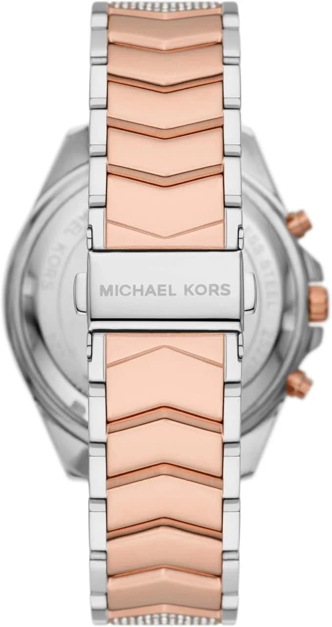 Gros plan sur le cadran argent de la Michael Kors MK7225
