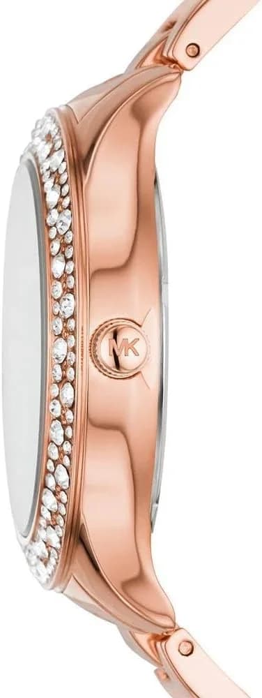 Gros plan sur le cadran nacre de la Michael Kors MK4557