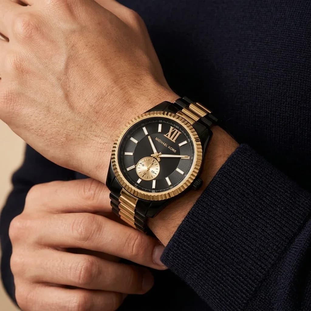 Montre homme Michael Kors Lexington MK8948 cadran noir bracelet en acier inoxydable bicolore vue 7