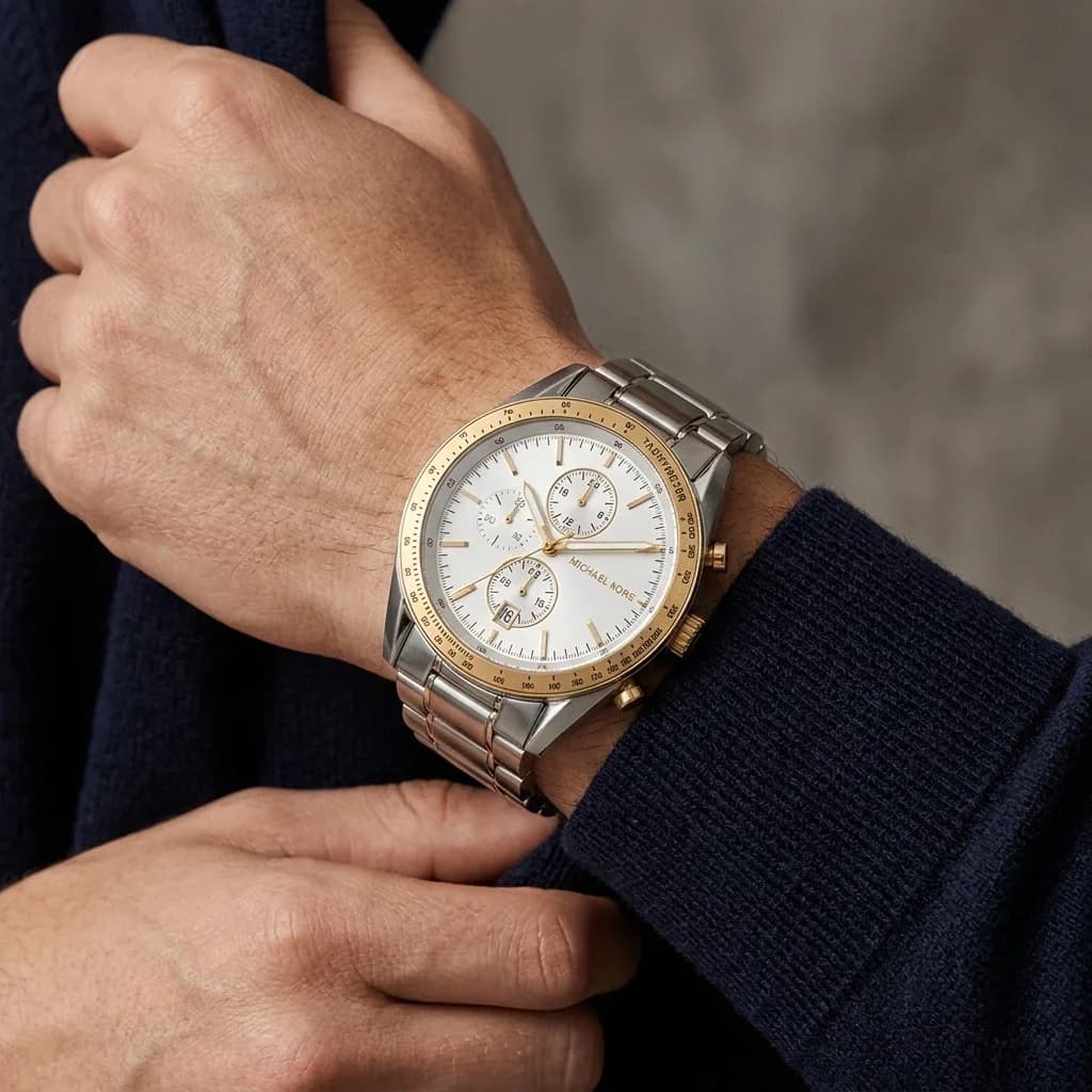 Montre Michael Kors Accelerator MK9112 Tachymètre Cadran Blanc Chronographe Bracelet en argent vue 7