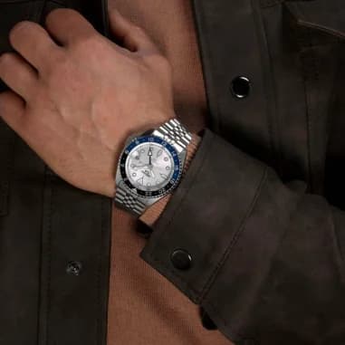 Montre Seiko SSK033K1 homme détail cadran blanc