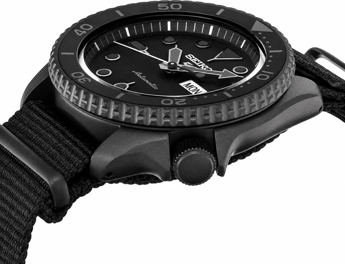 Montre Seiko SRPD79K1 homme détail cadran noir