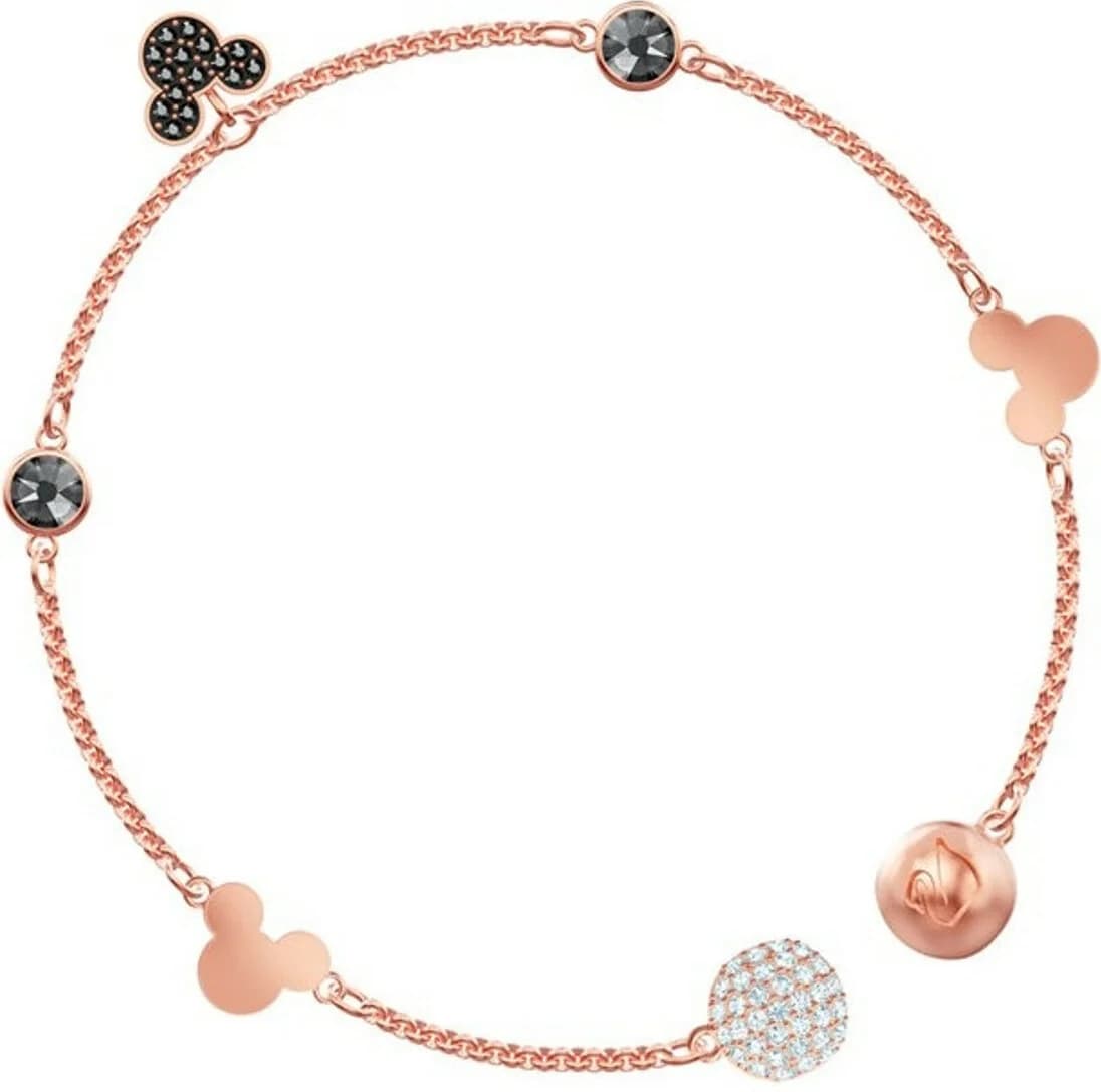 Gros plan sur le cadran de la Swarovski 5462360