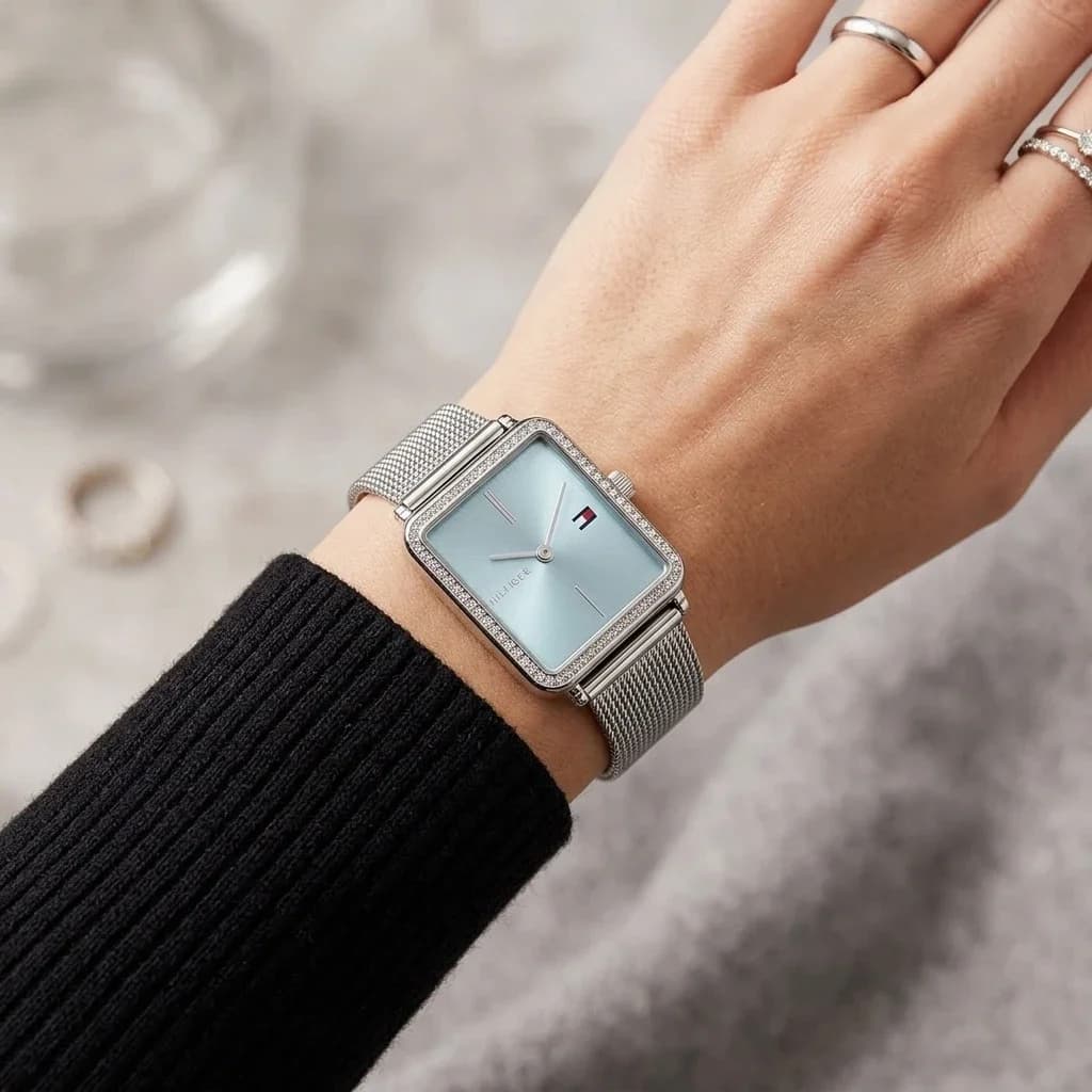Montre Tommy Hilfiger 1782789 femme détail bracelet acier