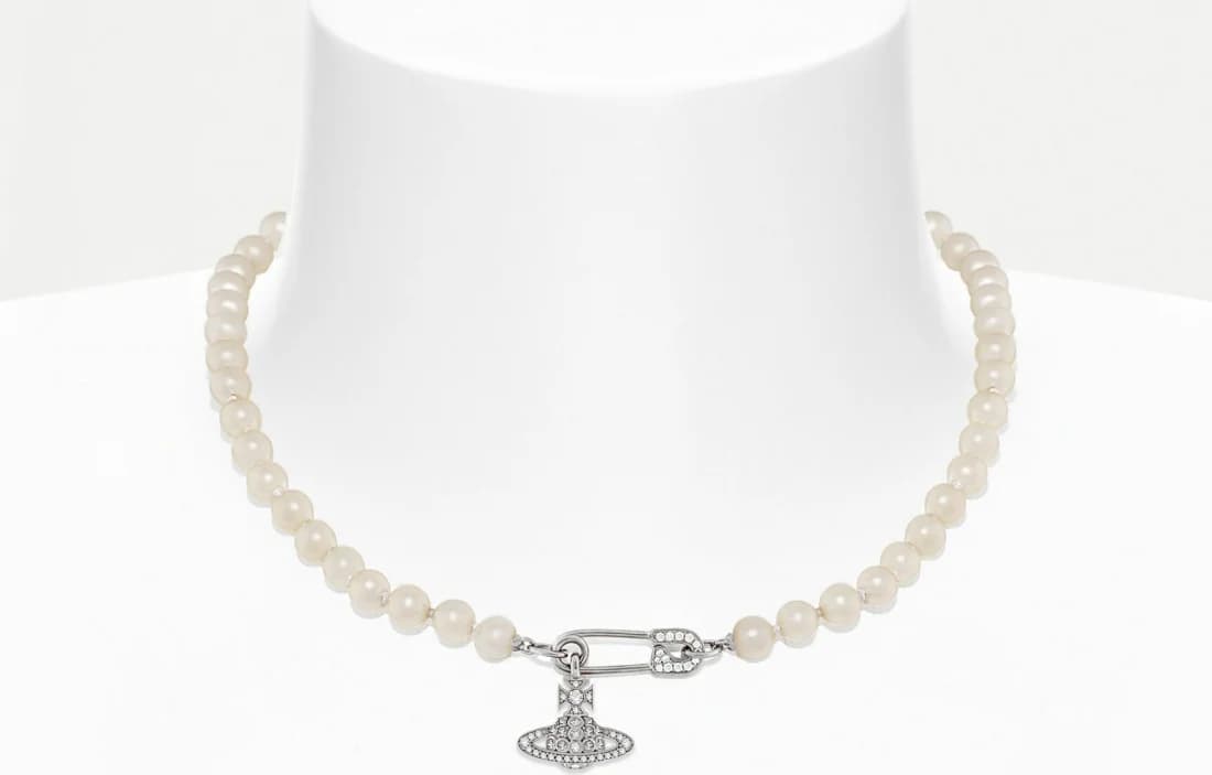 Vivienne Westwood Lucrece Pearl Silver Safety Pin Necklace with Crystal Pavé Logo Beads vue 3
