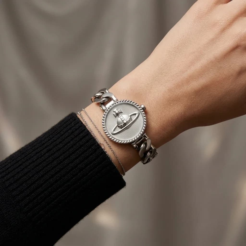 Montre Vivienne Westwood VV323WSSL femme détail bracelet acier